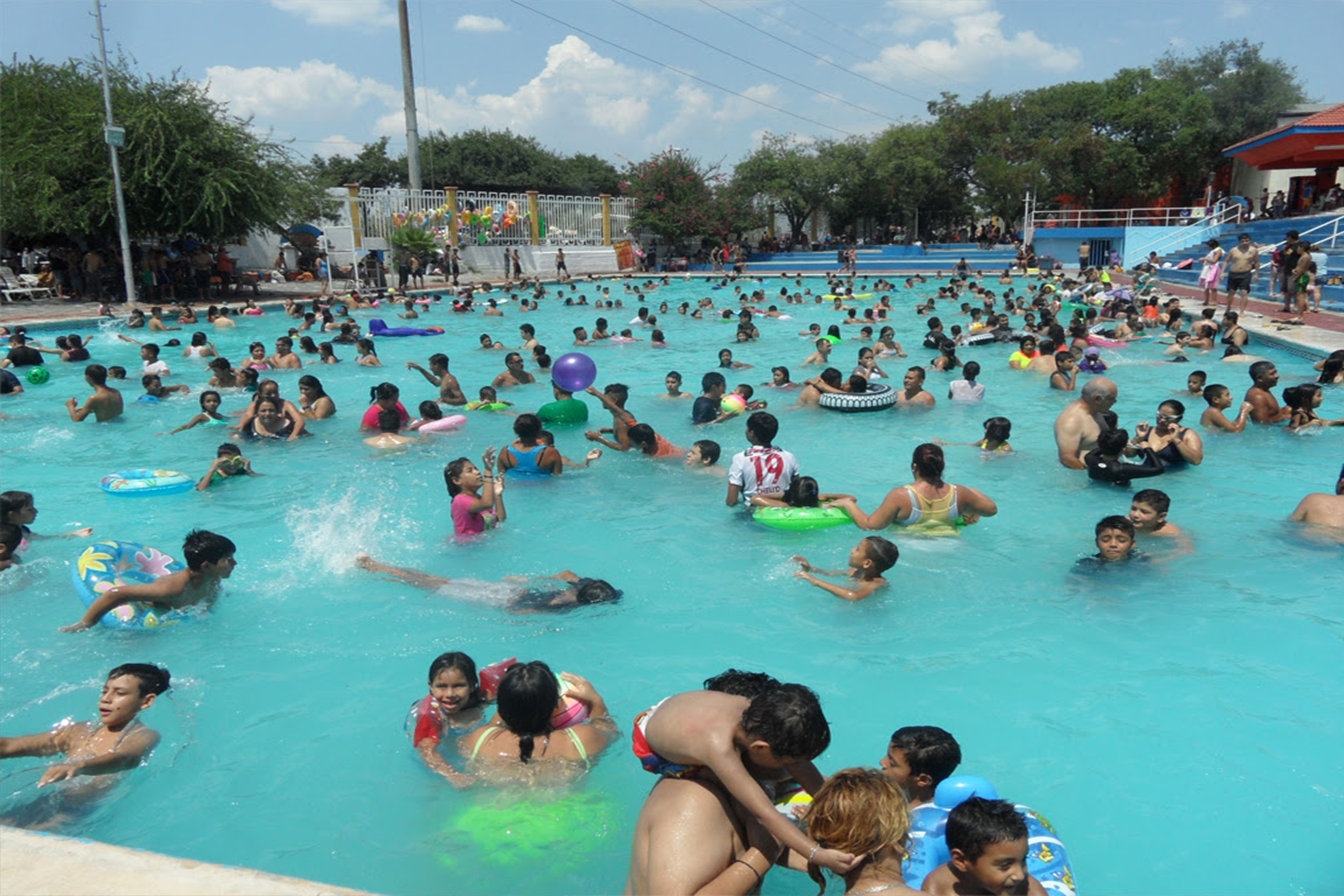 SALUD | Arranca SSM muestreo pre vacacional a balnearios y albercas