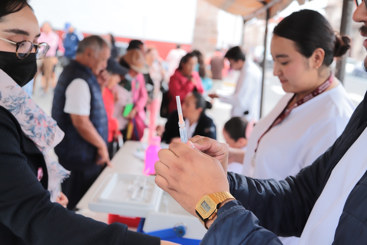 SALUD | Arranca en Michoacán vacunación contra influenza y COVID-19